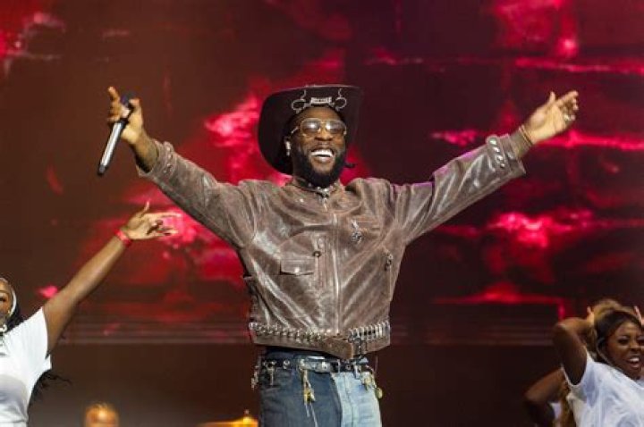 
‘Accepting A National Award From Buhari Is A National Shame’ – Burna Boy Told 