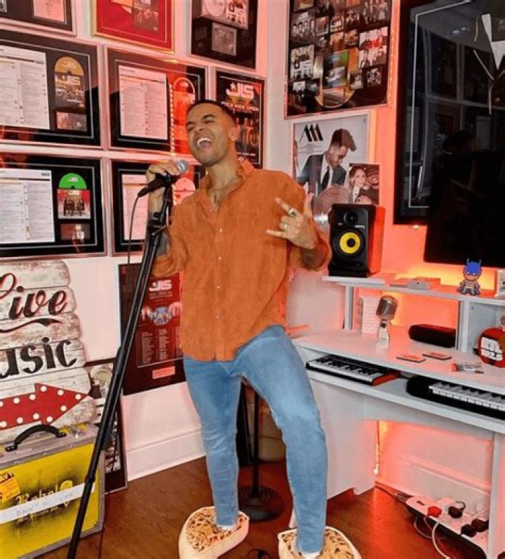 
Aston Merrygold Height, Weight, Net Worth, Age, Birthday, Wikipedia, Who, Nationality, Biography 