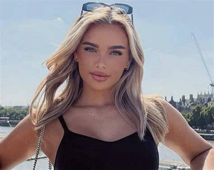 
Britney De Villiers Height, Weight, Net Worth, Age, Birthday, Wikipedia, Who, Nationality, Biography 