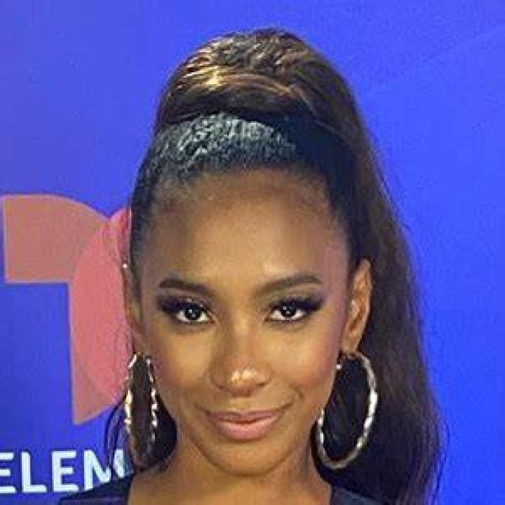 
Carolina Novaes Age, Birthday, Wikipedia, Who, Nationality, Biography 