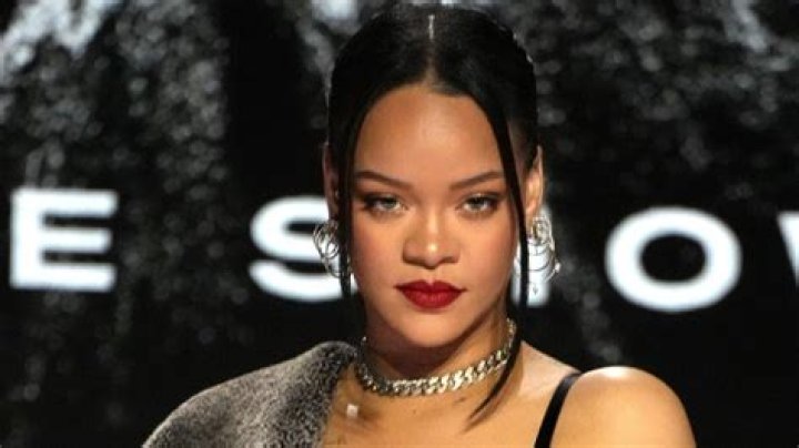 
Chris Martin Anointes Rihanna As “Best Singer Of All Time’ Ahead Of Super Bowl Halftime 