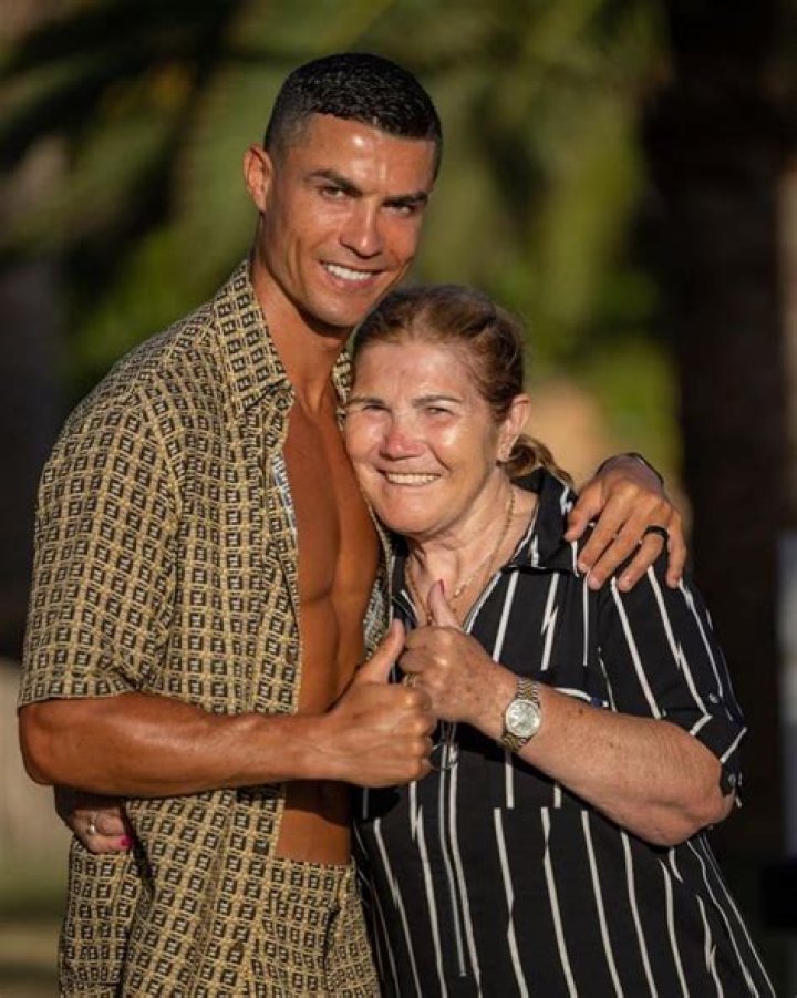 Dolores Aveiro Height, Weight, Net Worth, Age, Birthday, Wikipedia, Who, Nationality, Biography