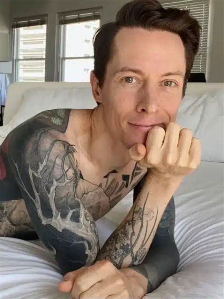 
Edward Owen Height, Weight, Net Worth, Age, Birthday, Wikipedia, Who, Nationality, Biography 