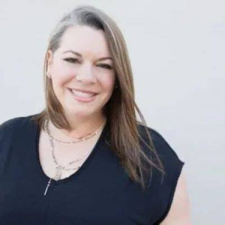 Emily D Baker Height, Weight, Net Worth, Age, Birthday, Wikipedia, Who, Nationality, Biography