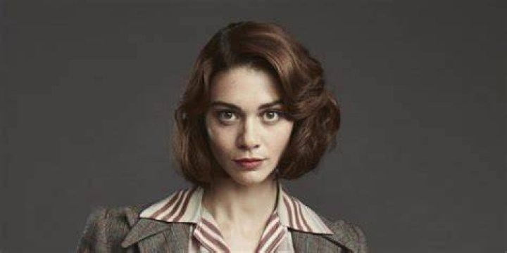 Emma Appleton’s Wiki: Age, Height, Husband, Net Worth, Family