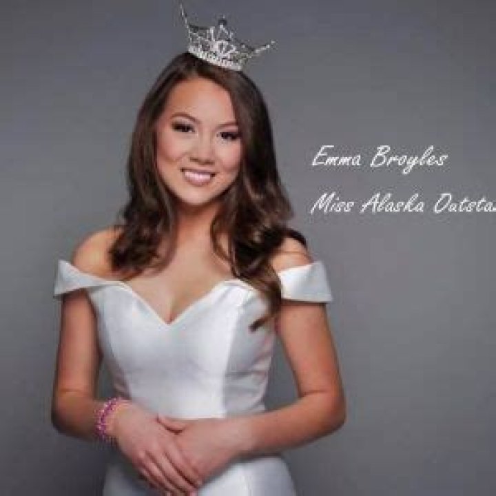 Emma Broyles Height, Weight, Net Worth, Age, Birthday, Wikipedia, Who, Nationality, Biography