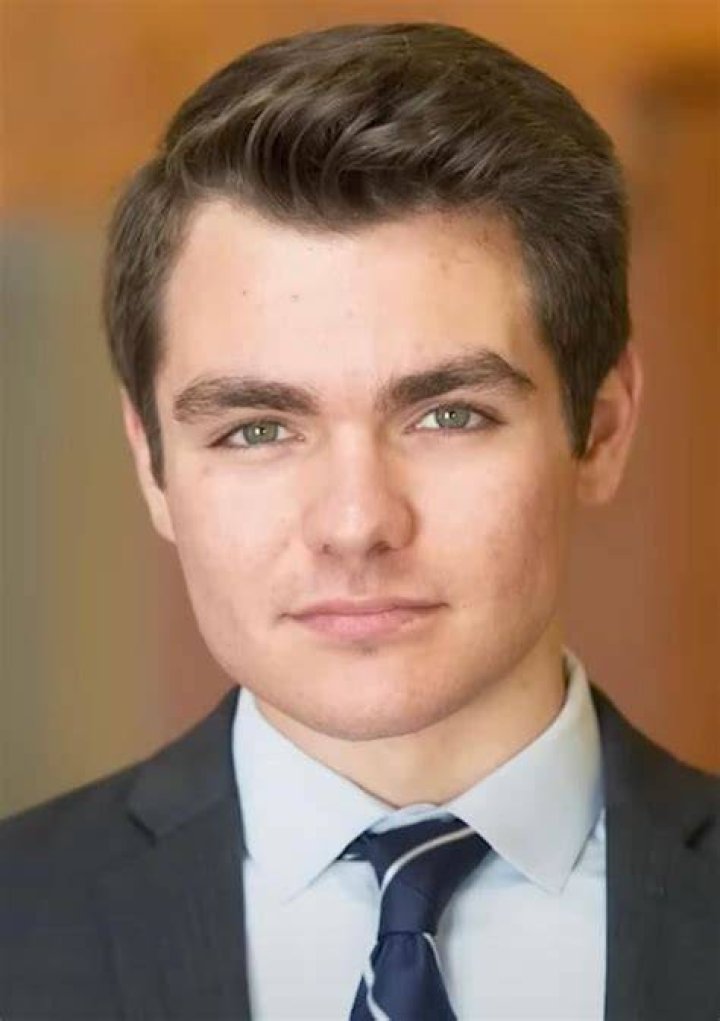 Fau Vake Height, Weight, Net Worth, Age, Birthday, Wikipedia, Who, Nationality, Biography