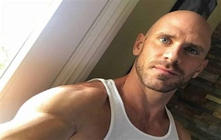 
Hank Linderman Height, Weight, Net Worth, Age, Wiki, Who, Instagram, Biography 