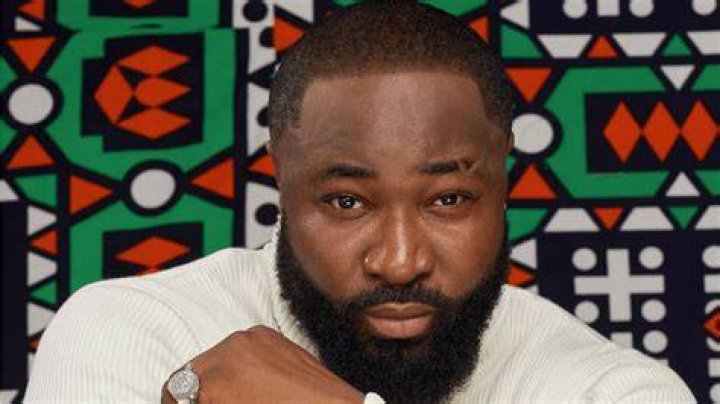 
Harrysong, Soso Soberekon Fight Dirty On Instagram 