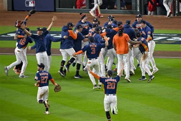 
Houston Astros Defeat Philadelphia Phillies in 6 Games to Win 2022 World Series 