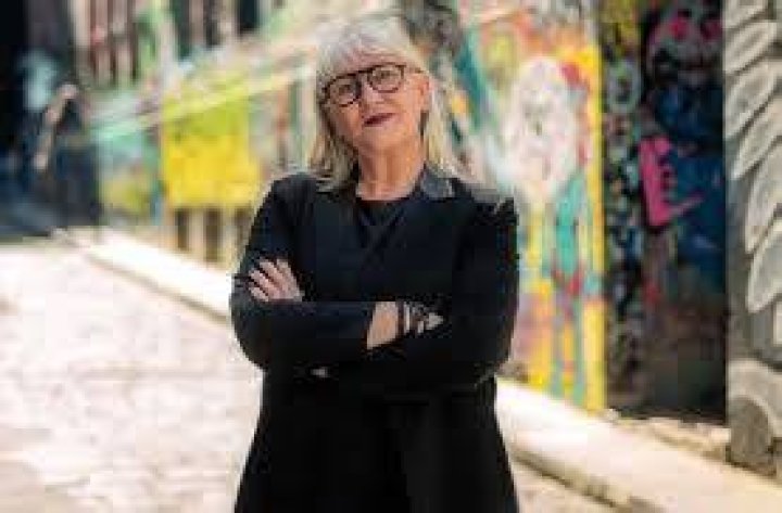 
Janine Hendry Height, Weight, Net Worth, Age, Birthday, Wikipedia, Who, Instagram, Biography 