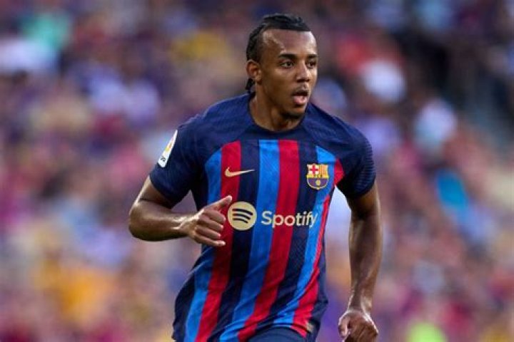 
Jules Kounde’s ‘demand’ to Xavi over Barcelona role revealed 