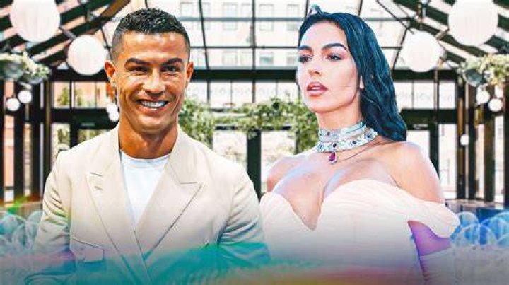 Kamal Givens is not Married to Wife. Dating Girlfriend: Michelle