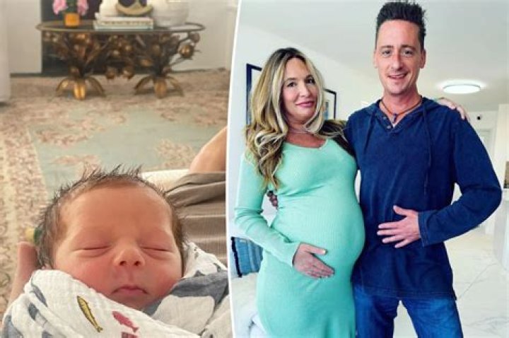 Kate Chastain Husband: Is She Married To Josh Robert? Family And Net Worth