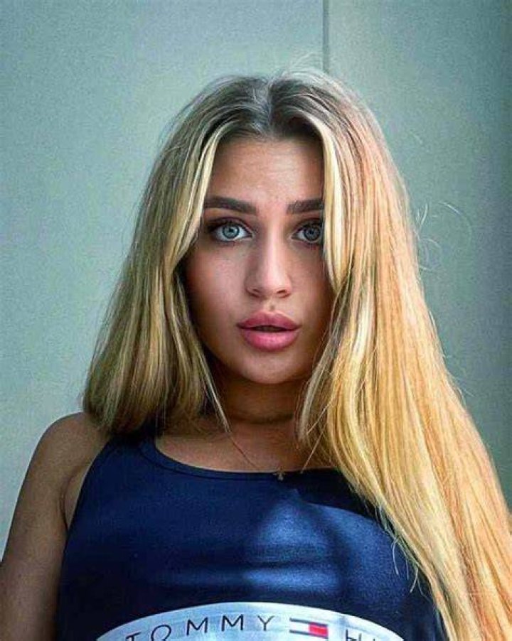 Kelly Fraser Height, Weight, Net Worth, Age, Birthday, Wikipedia, Who, Instagram, Biography