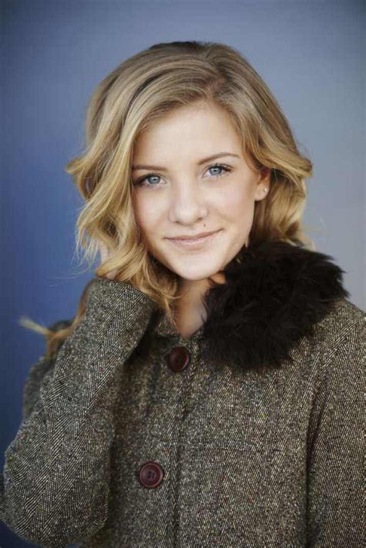 Kelly Hyland Height, Weight, Net Worth, Age, Birthday, Wikipedia, Who, Nationality, Biography
