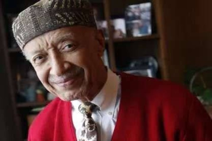 
Leader Walter Hutchins dies at 91 