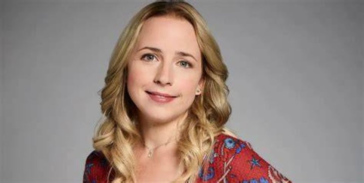 Lecy Goranson Height, Weight, Net Worth, Age, Birthday, Wikipedia, Who, Instagram, Biography