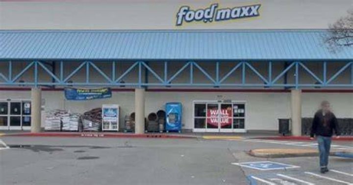 
Lifeless body of man with ‘injury marks’ found dumped in shopping cart outside California grocery store 