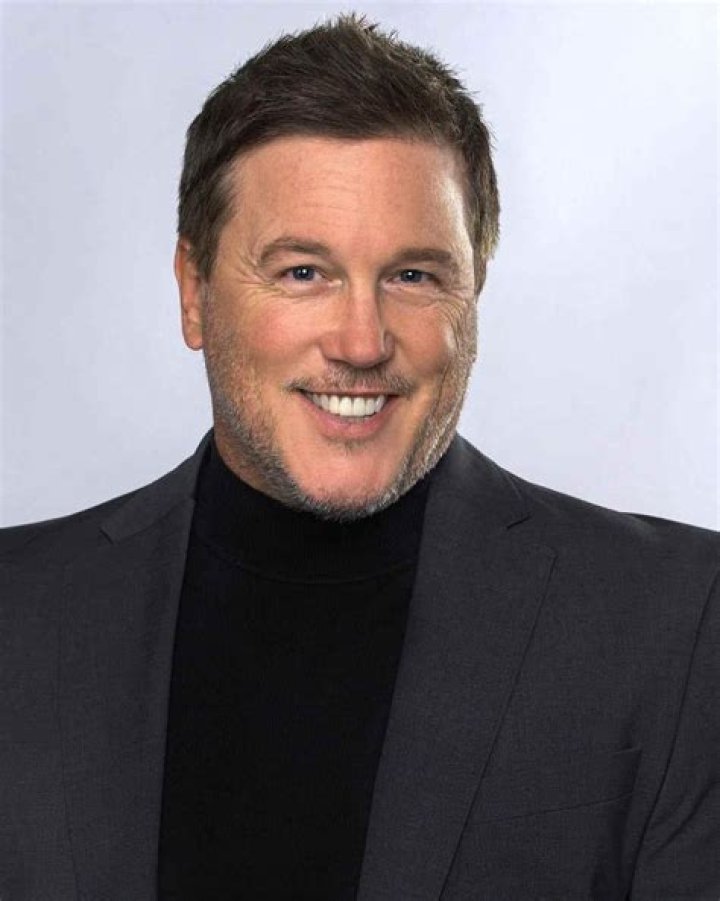 Lochlyn Munro Height, Weight, Net Worth, Age, Birthday, Wikipedia, Who, Nationality, Biography