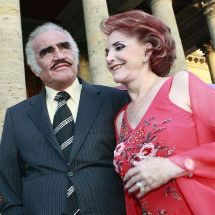 
Maria Del Refugio Abarca Villaseor: The Wife of Mexican Legend Vicente Fernández 