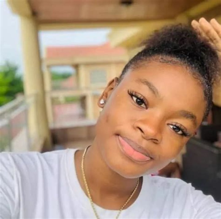 
Naira Marley Reacts As His Sister Shubomi Shares New Photos Of Herself At The Beach 