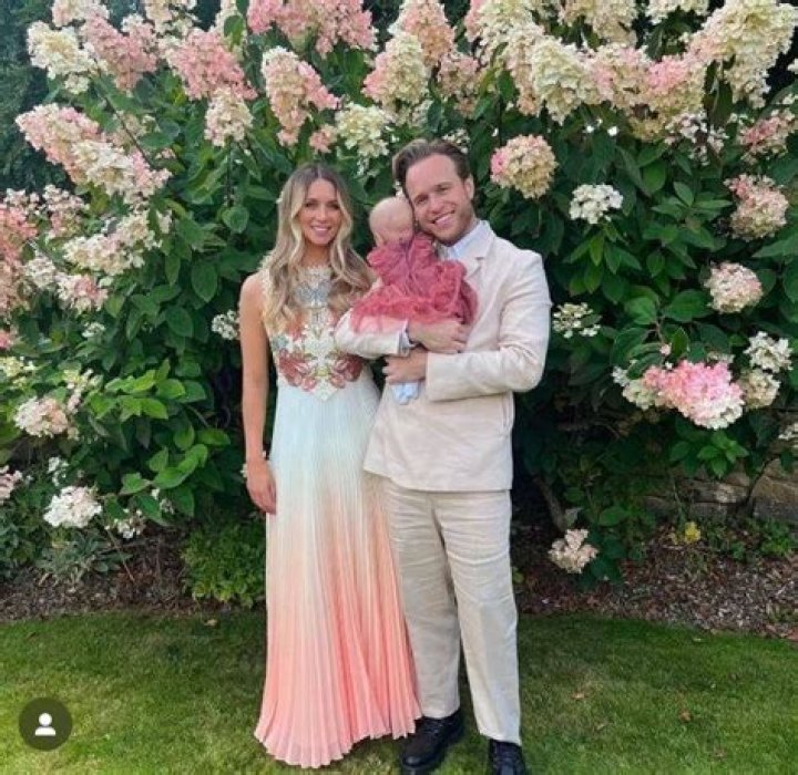 
Olly Murs Wife: Is He Married To Amelia Tank Kids Family And Net Worth 