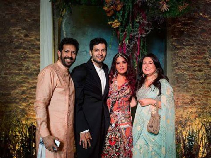 
Richa Chadha, Ali Fazal Take Inspiration From Vintage Indian Poster Art For Their Wedding Invites 