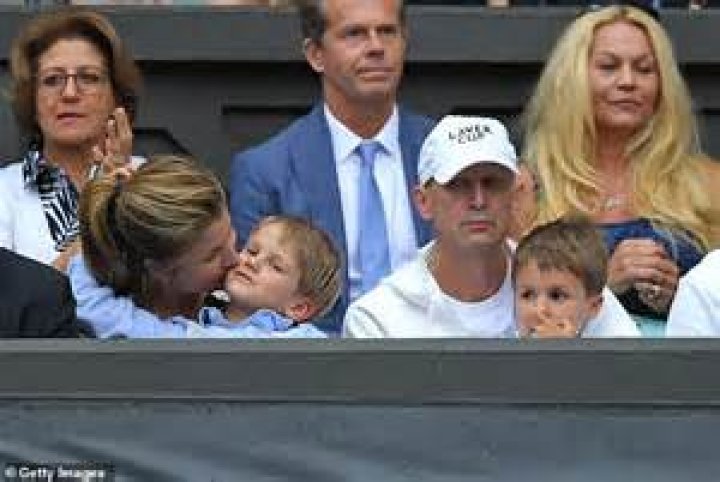 Roger Federer: Wife, Family, Prize Money & Net Worth