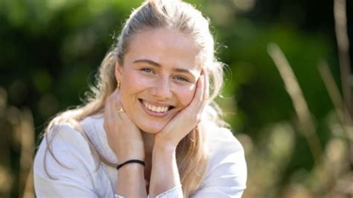 
Saffie Osborne Age, Birthday, Wikipedia, Who, Nationality, Biography 