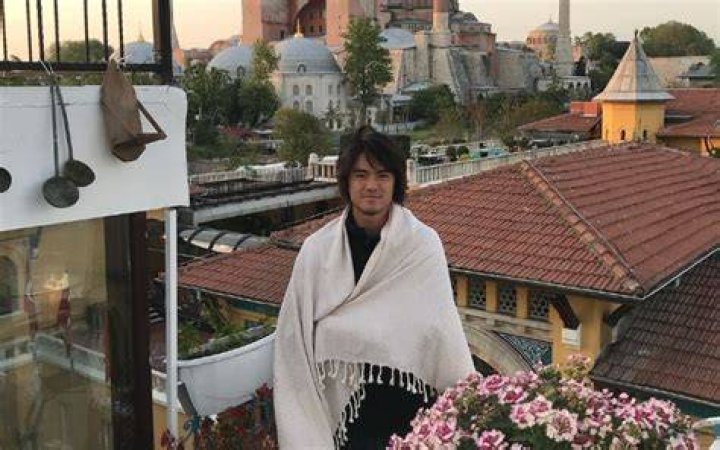 
Taro Daniel Wife | Is He Married To Jose Francisco Altor | Parents Age And Height 