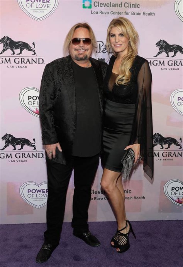 Vince Neil Height, Weight, Net Worth, Age, Birthday, Wikipedia, Who, Nationality, Biography