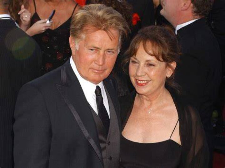 
Who Are Deborah James Brother And Sister? Family – Are Her Parents Still Alive? 