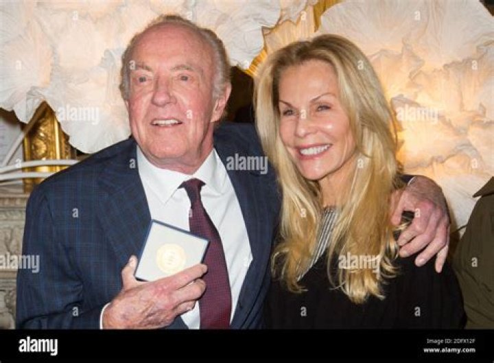 
Who Is James Caan Wife Linda Stokes? Family Announces His Passing 