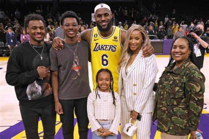 Who Is Matt Bradley Wife Danielle? NBC Journalist Family And Kids