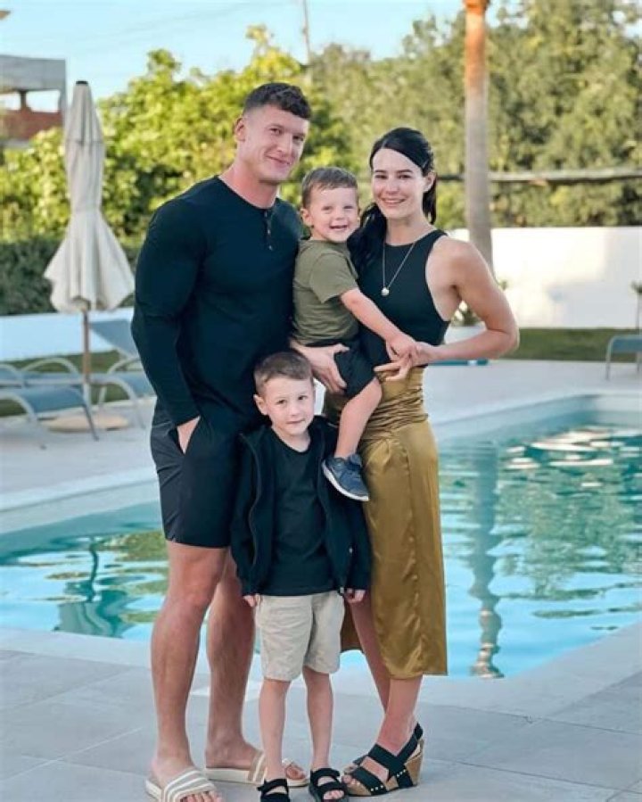 Who Is Matt Does Fitness Wife, Sarah Morsia? Details On His Age Height And Weight