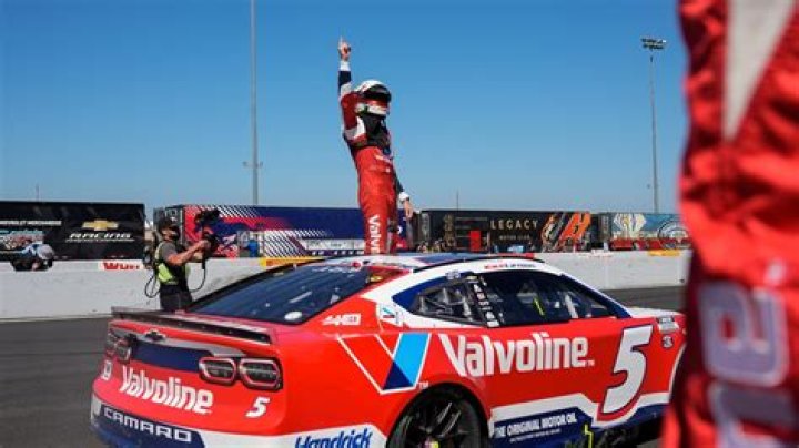 
Why Is Clint Bowyer Not Announcing Anymore? Missing From Sonoma Cup Race 