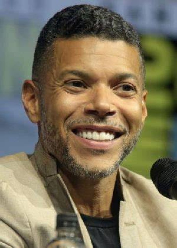 Wilson Cruz Height, Weight, Net Worth, Age, Birthday, Wikipedia, Who, Nationality, Biography
