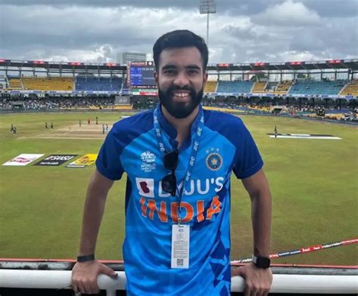 
Yuvraj Dua Height, Weight, Net Worth, Age, Birthday, Wikipedia, Who, Nationality, Biography 